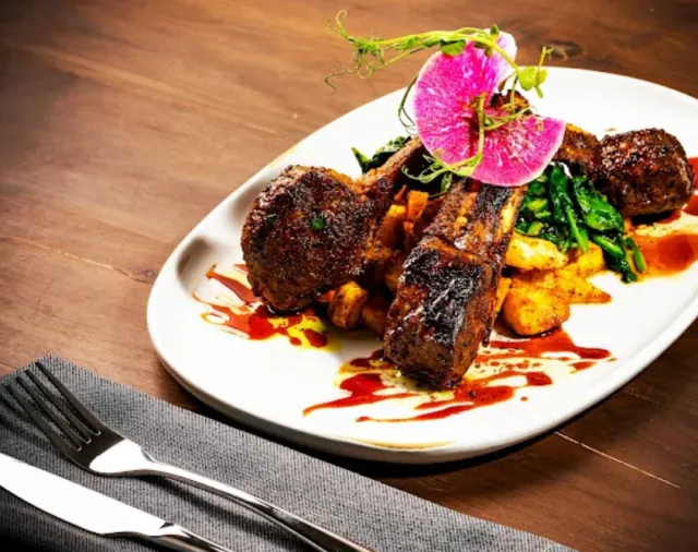 Divan Restaurant & Bar